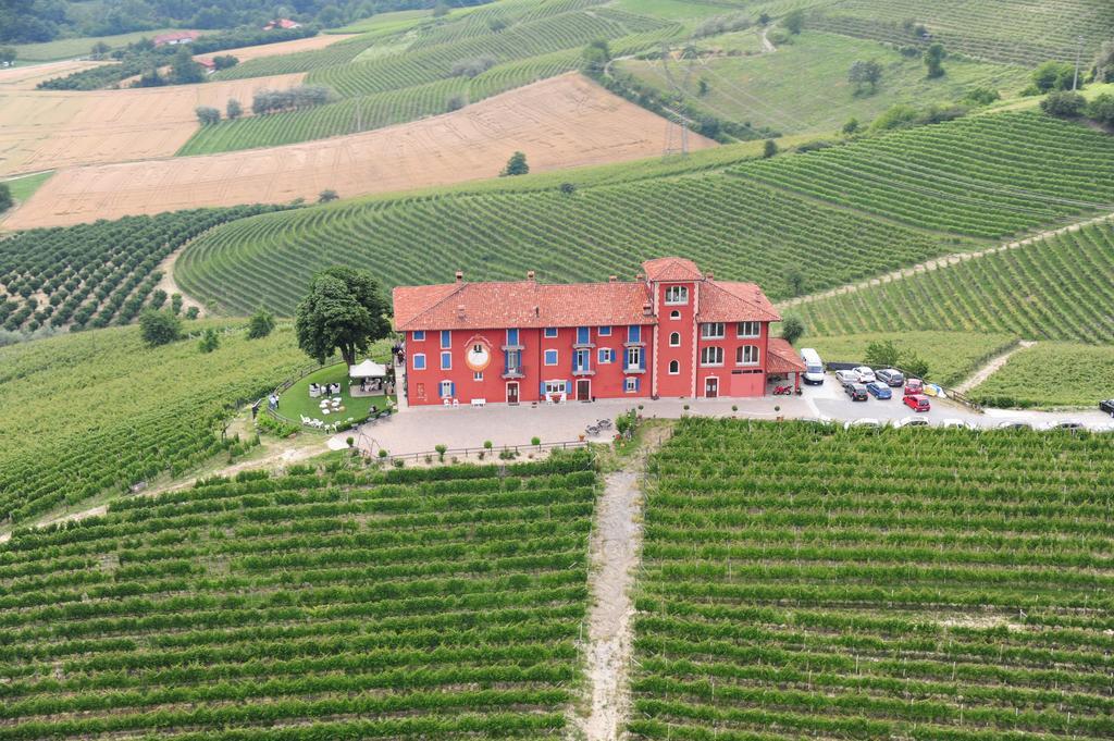 Bricco Rosso Pension Farigliano Buitenkant foto