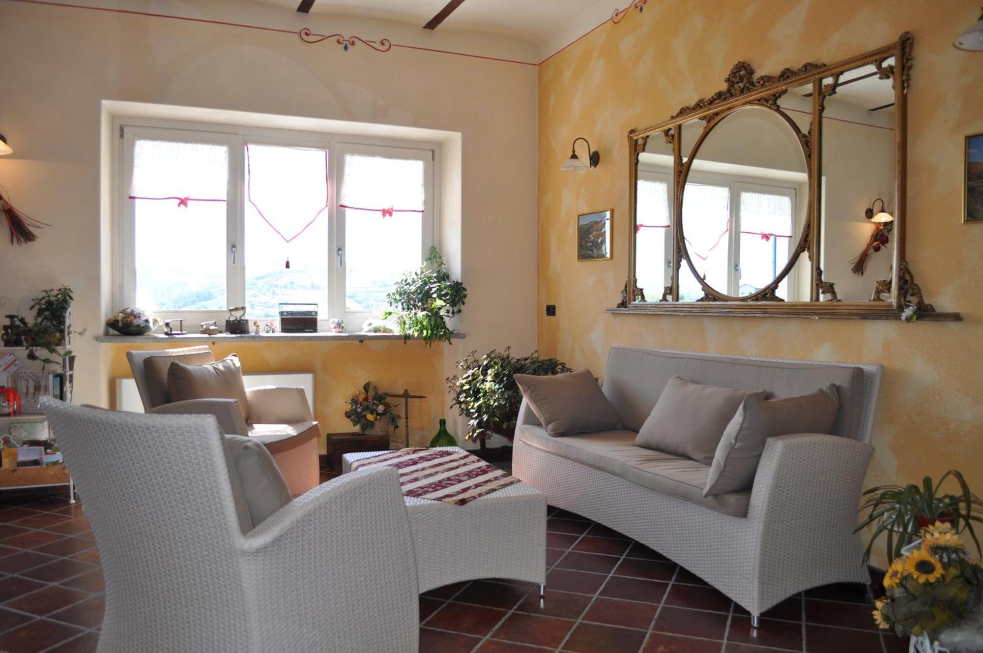 Bricco Rosso Pension Farigliano Buitenkant foto