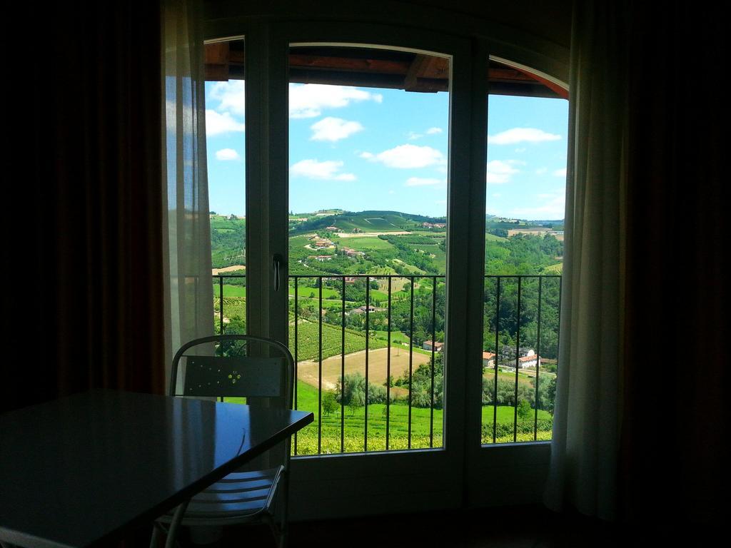 Bricco Rosso Pension Farigliano Buitenkant foto